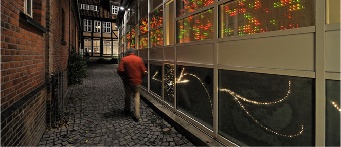 Photo alter, sch&ouml;ner verwurzelter Baum