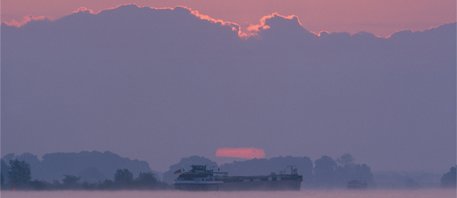 Photo Sonnenaufgang über der Elbe