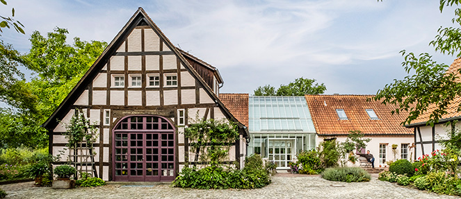 Ein alter Bauernhof der durch seinen fr die Gegend ungewhnlichen Anstrich den Namen Der weisse Hof bekam.